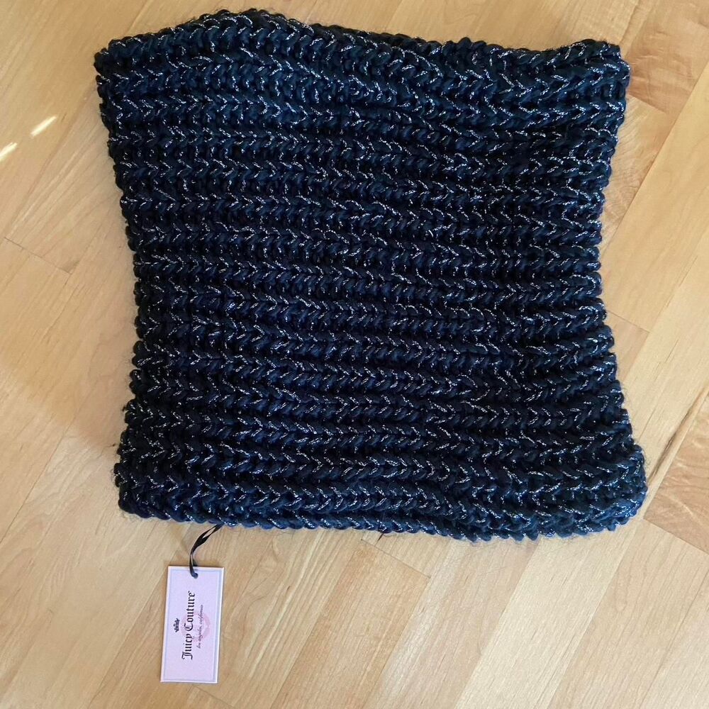 NWT Juicy Couture Womens Black Silver Metallic Knit Fleece Lined Infinity Scarf